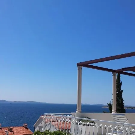 Helena * Tribunj (Sibenik-Knin)